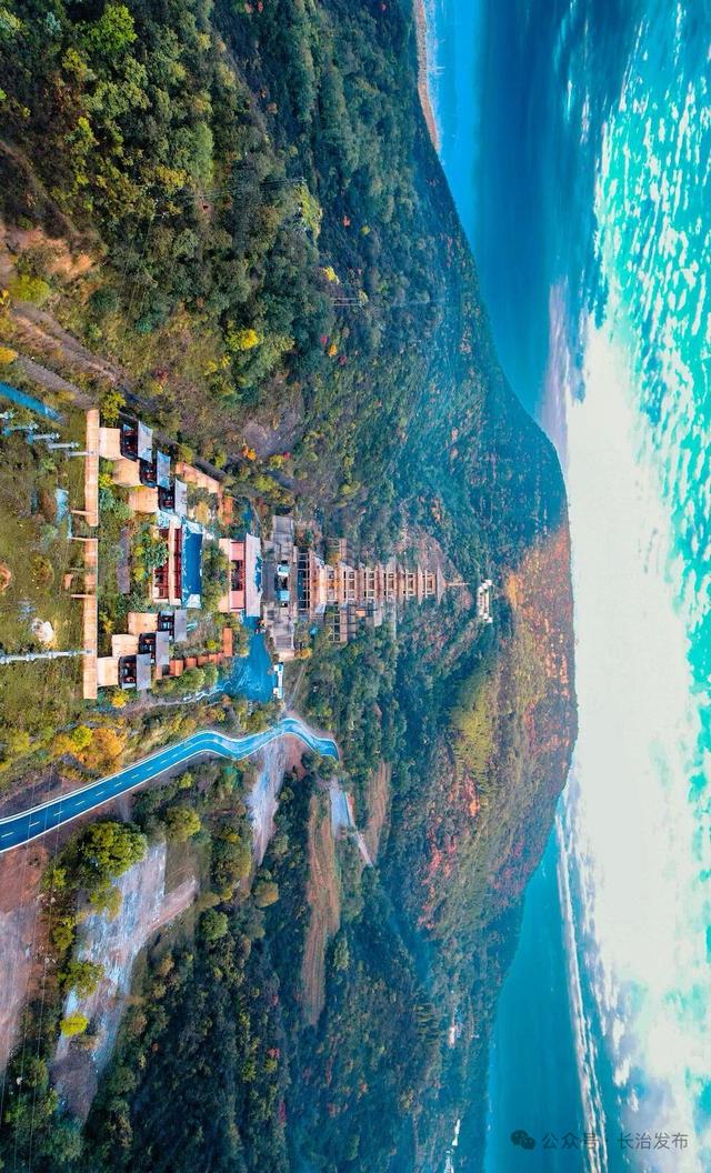 寻色三晋·山河入画｜太行一号旅游公路：在红叶云海间，驶入秋日的山水长卷