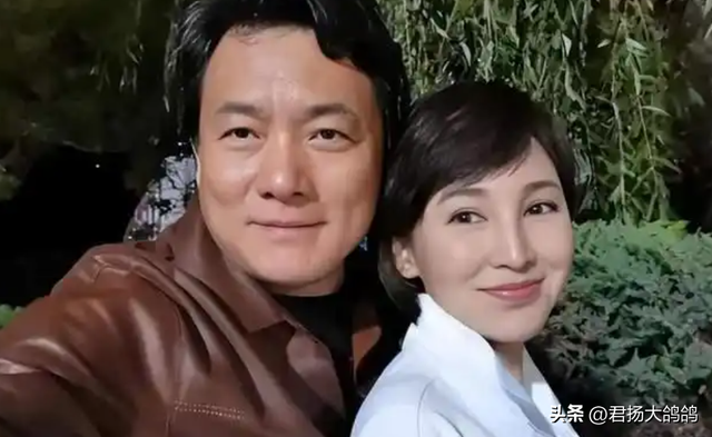 她19岁与导演私奔	，在地下室裸婚连生3胎，今被丈夫用7部剧捧红