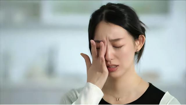 香港知名男星老婆遭性侵录音被公开,崩溃大哭，遭受二次伤害
