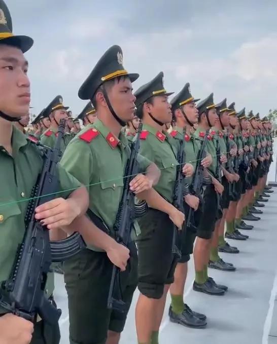 越南与中国杠上了？中国前脚定下9月3阅兵，越南后脚就定9月2！
