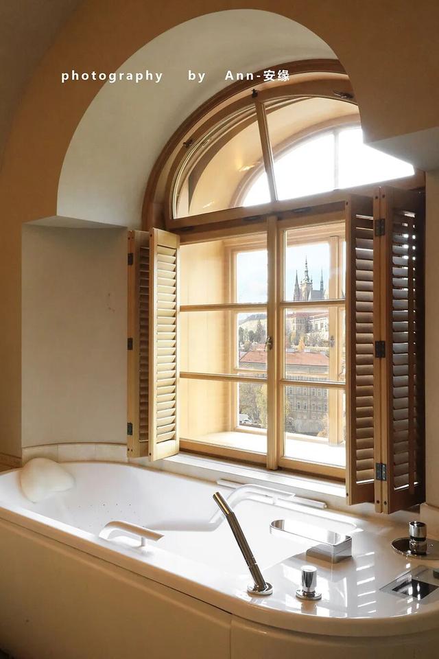 在这个欧洲炼金师都梦想发财的“黄金之城”，能否发现翻身指南？