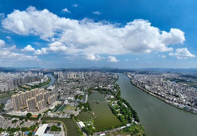 广东这座“低调”城市，名气被潮州汕头掩盖，却用美景征服全国