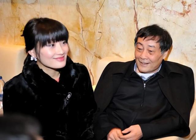 宗馥莉首次回应风波，三句话表明立场，宗泽后的格局高下立判