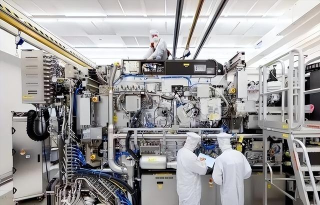 荷兰光刻机巨头温宁克警告：封锁中国将成为美国和西方的受害者