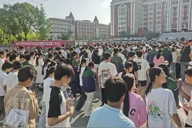 2025年江西中考命题作文:《我也是一张中国名片》图片