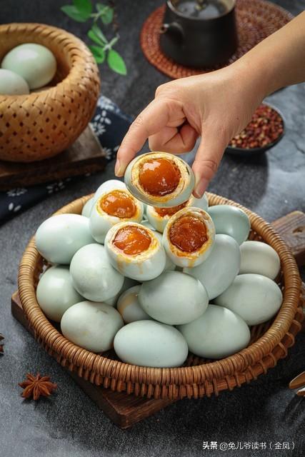 汪曾祺：最美的日子，侍花，煮茶，打盹，漫步，读书