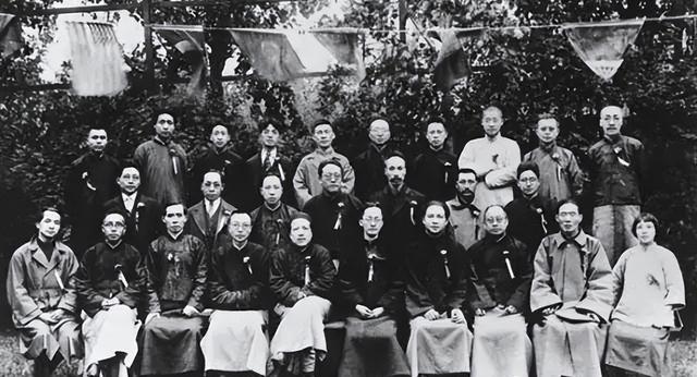 毛主席一生不进故宫	，终生再未回延安？周总理的一句话道出实情！