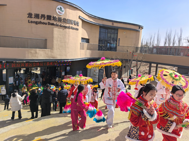 陕西波浪谷景区:年味浓人气旺