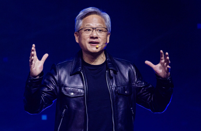 美国最强劲敌出现，并非中俄，黄仁勋一针见血