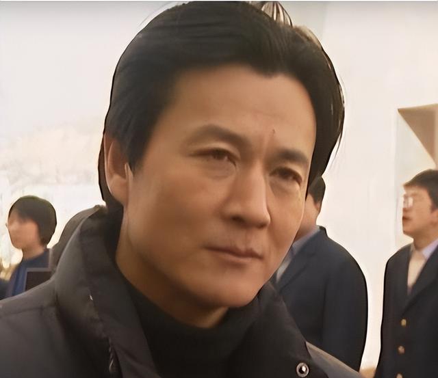 原来他早已去世，15岁演戏44岁走红，47岁患癌离世，哥哥是熟面孔