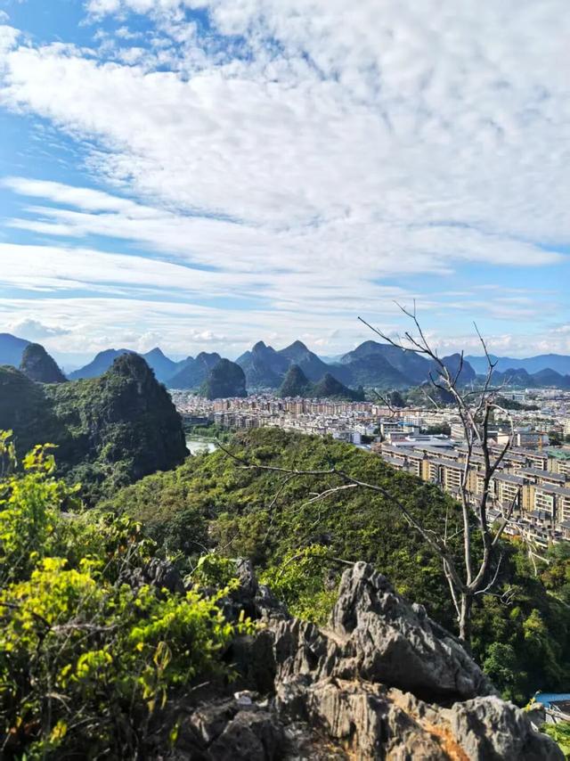 桂林：登峰尽赏满城秋！