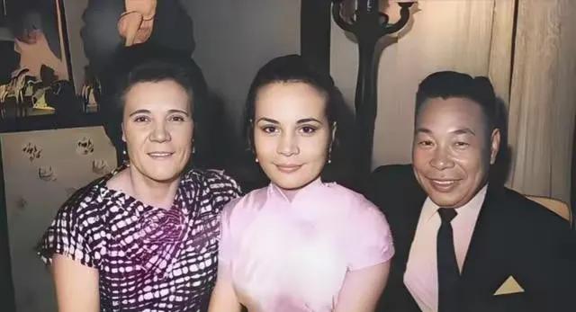 银灰旗袍定格的风华：蒋孝章，藏在蒋家风云里的传奇美人