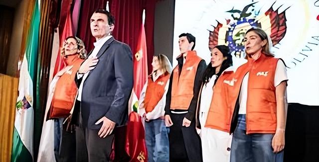 对华合约全部撕毁！中国又一伙伴背后捅刀子，骗走了20亿倒向美国