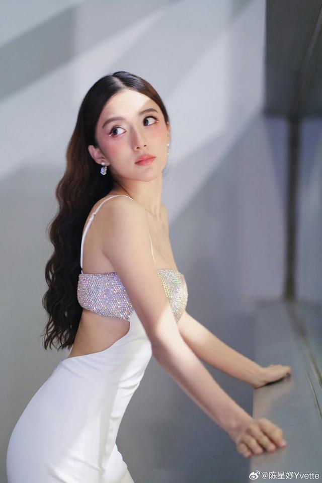 TVB上位小花被指忽然富贵！剧接剧无缝进组	，自曝将创立首饰品牌