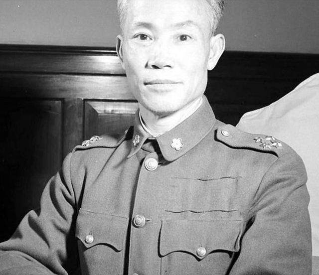 蒋介石败逃台湾之前，台湾由谁在掌管，为啥会心甘情愿拱手奉上？