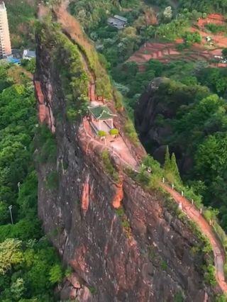 广东乐昌的金鸡岭