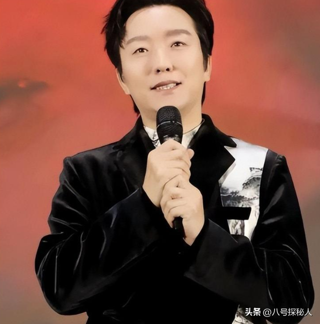 善恶终有报！47岁“跌落神坛	”的李玉刚，终是活成了“跳梁小丑”