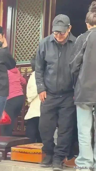 李连杰手术3天后，恶心的一幕发生了，千万保命珠反引来网友群嘲