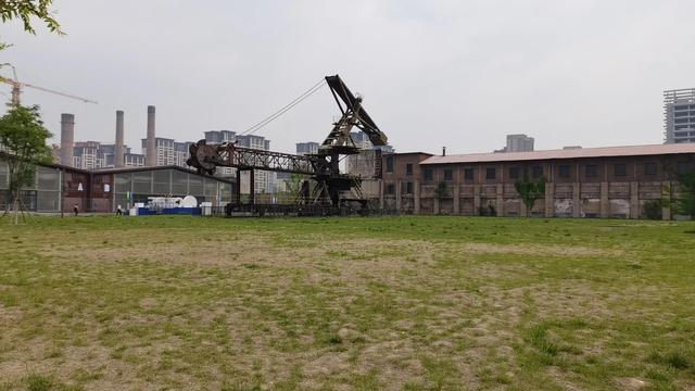 钢铁柔情:首钢园仲夏半日纪行
