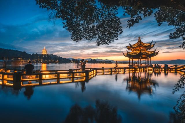 2025“中国最美十大城市”出炉，深圳第3，广州第6，大连垫底！