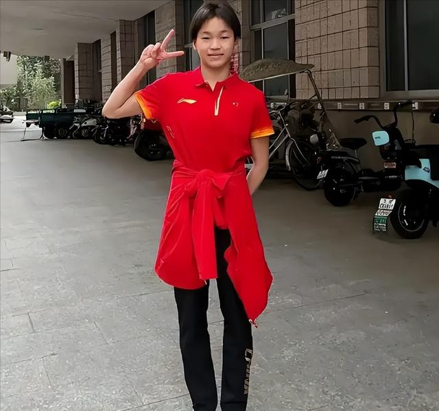 各有目的！全红婵家别墅正式封顶，令人不适的事发生，还不止一件