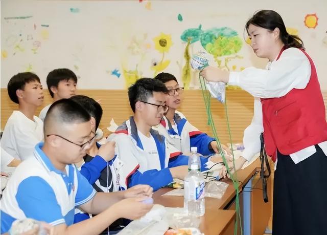 托管班、研学游！中医药文化活动开启暑假岐黄热～
