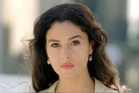 莫妮卡美成“球花”，仍没拦住老公出轨，女儿继承了她的绝美颜值图片