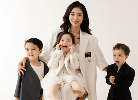 “买英国精子生3娃”的山东女人，7年后现状曝光：她后悔了吗？