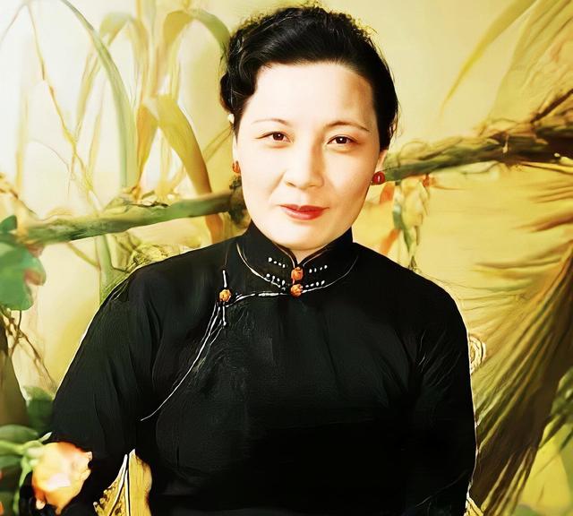 蒋介石有多风流？贴身秘书晚年说出真相，宋美龄的做法令人叫绝