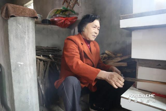 平潭百厝行丨深坞村41号，开在花河边的浪漫石厝