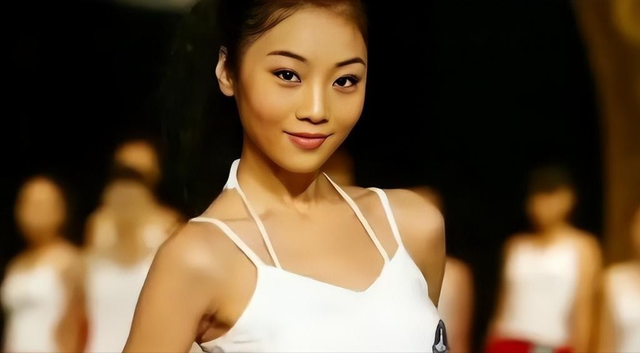 “买英国精子生3娃	”的山东女人，8年后现状曝光！如今她后悔不？