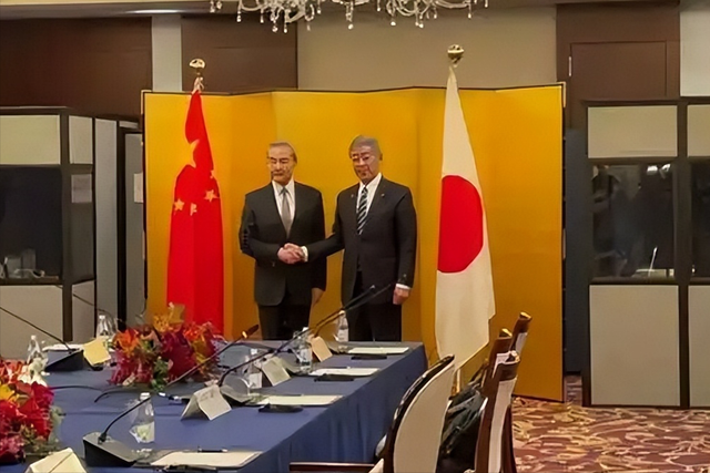 日本亮出王牌	，中国束手无策？高市赌美国不会见死不救，结果悲剧