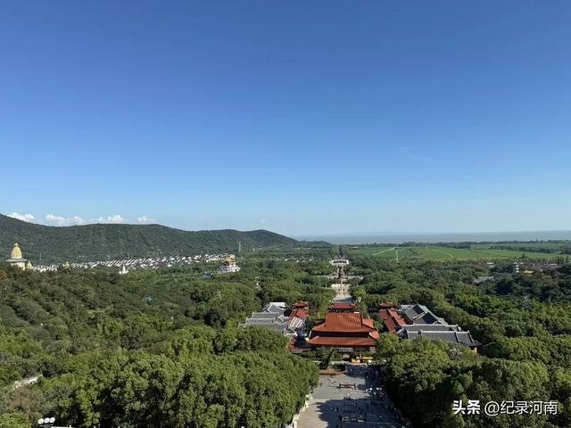 无锡灵山大佛，环山抱水，风景秀丽！
