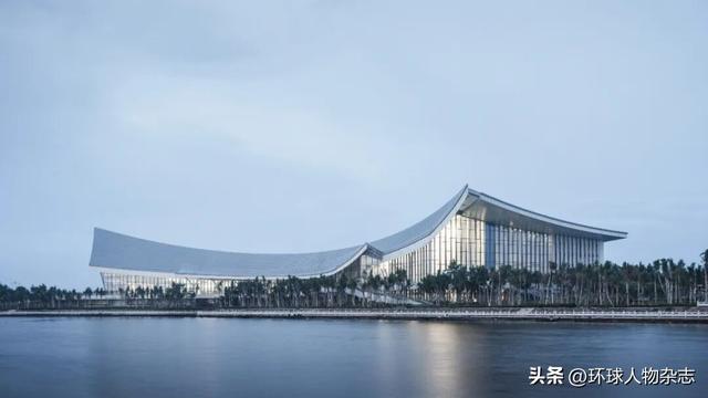 他把30万同胞的血泪，刻在大地上