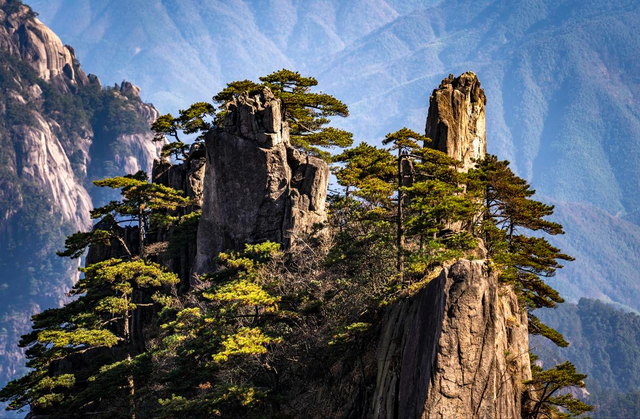 黄山也是名山，可为啥没挤进五岳之中呢？想进五岳榜有多难？