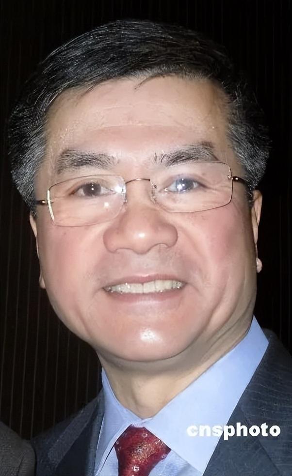 骆家辉警告中国：最好不要自主生产尖端芯片，这不是美国想看到的