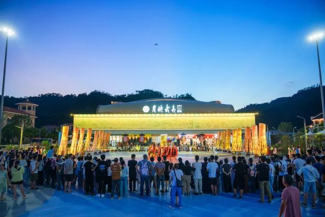 家长问爆了：「月映武夷」凭什么成暑假“必修课”？