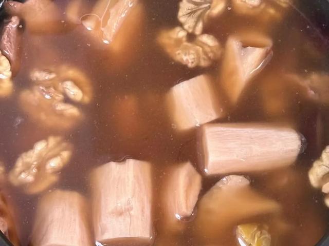 花胶烦乌鸡黑豆一起吗 2026年乌鸡黑豆花胶汤