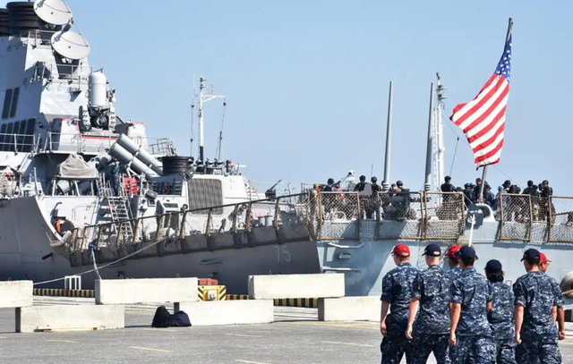 6国已派兵过南海，菲防长通告中国，不许出手，中方直接喷射水炮