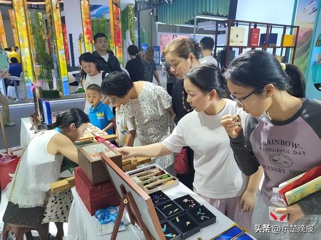 黄石在中国文化旅游产业博览会上盛邀四海宾朋——览一江一湖 鉴工业名城