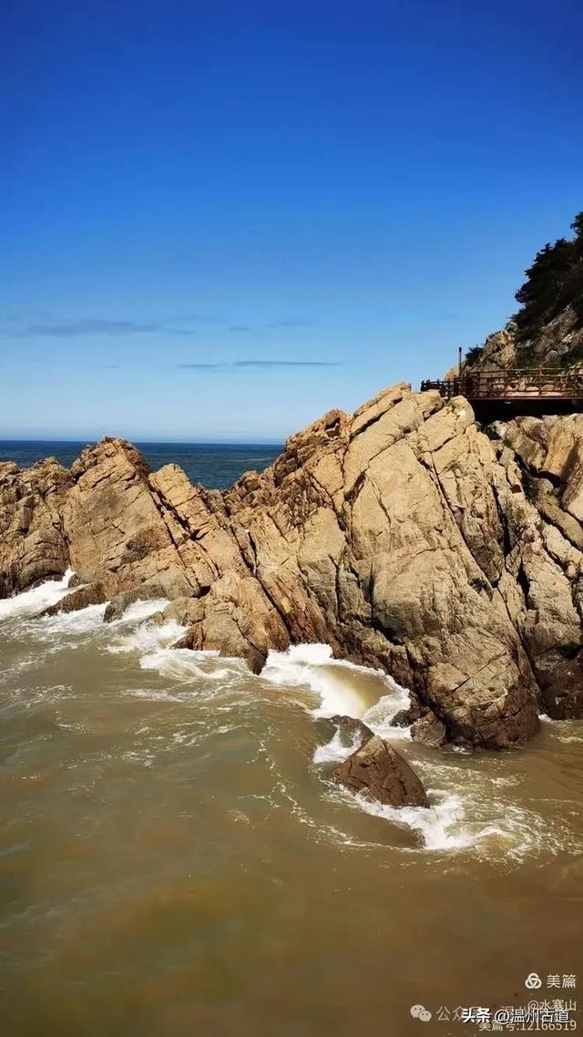 温州唯一的临海悬崖栈道,悬空而建的玻璃观景台,风景极佳!