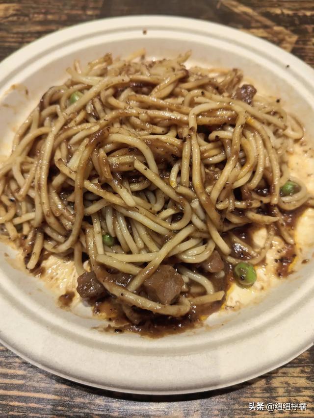 重庆这个景区是大人小孩共同的乐园，有极限运动中心还有滑雪馆