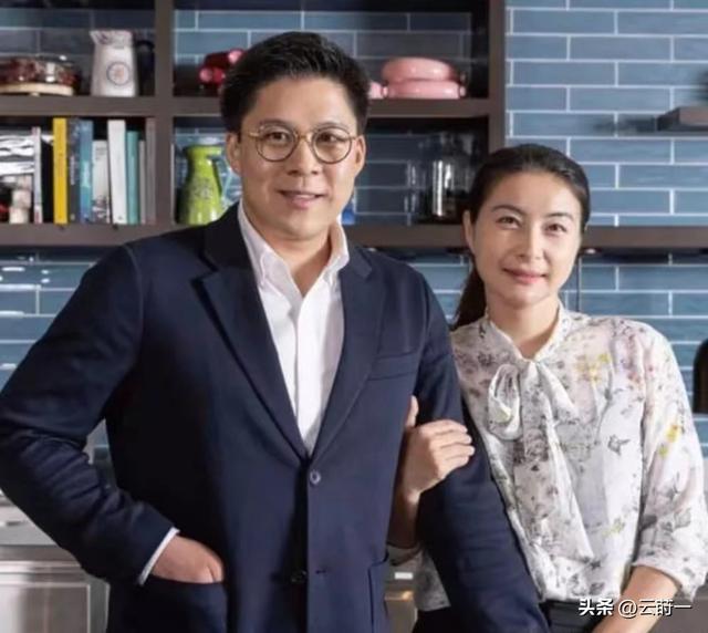 霍震霆没想到	，44岁儿媳郭晶晶再次官宣喜讯，让整个阔太圈沉默了