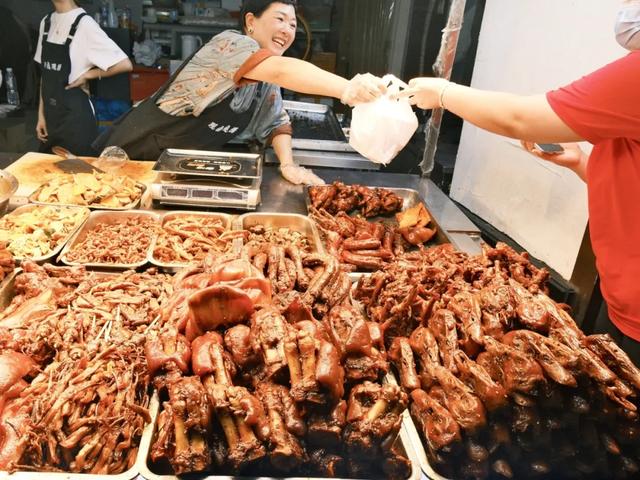 来吃！就在这些超火的魔都夜市~