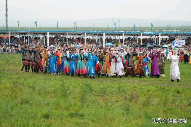 高清大图！直击内蒙古自治区第35届草原那达慕开幕式现场→