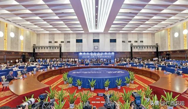 广西壮族自治区党委书记、自治区人大常委会主任陈刚在《中国网信》杂志发表署名文章