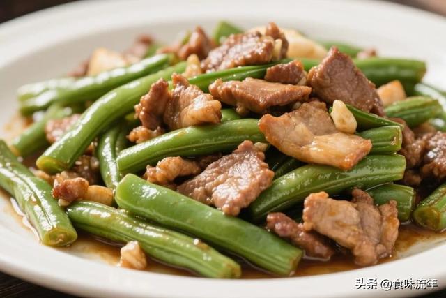 铁锅猛火炒出的四季豆炒肉！脆嫩挂汁香到跺脚，干饭人连吃3碗