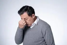 心脏病患者注意：日常有这4症状，说明病情已恶化，要抓紧控制！图片