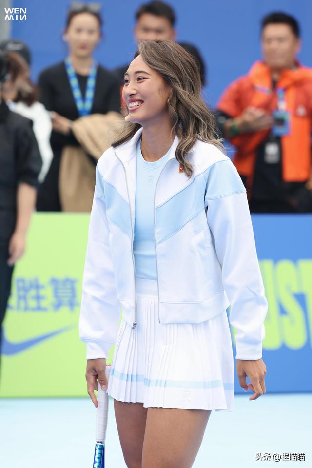 全体起立！郑·蒙娜丽莎出现了…