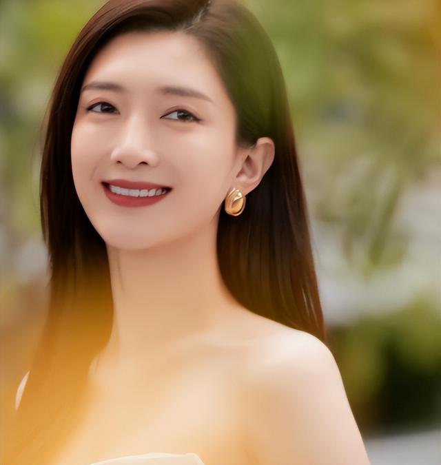 海外产子真相大白6个月，39岁江疏影罕见露面，近照曝光令人意外